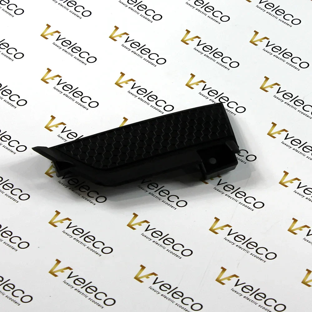 Decoration on the rear left light Veleco Gravis