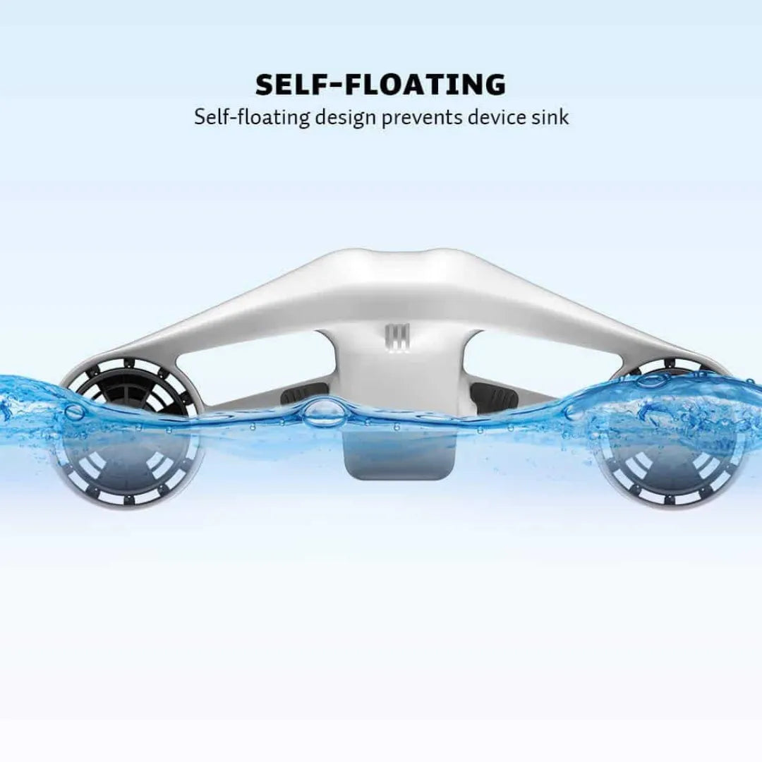 The product is an electric water scooter, model Asiwow Manta. The image shows the scooter floating on the water's surface, with visible propellers on both sides. Its design is aerodynamic and modern, allowing for easy underwater use. The design is self-buoyant, which prevents the scooter from sinking.