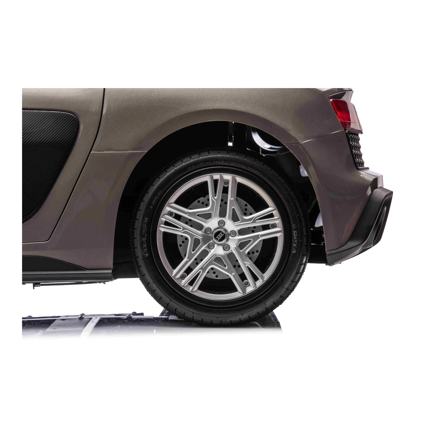 Otroški električni avto Audi Spyder R8 LIFT – Siva