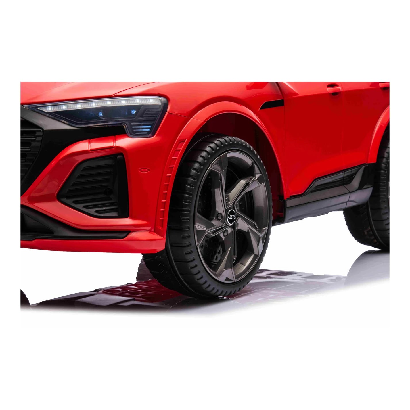 Otroški električni avto Audi SQ8