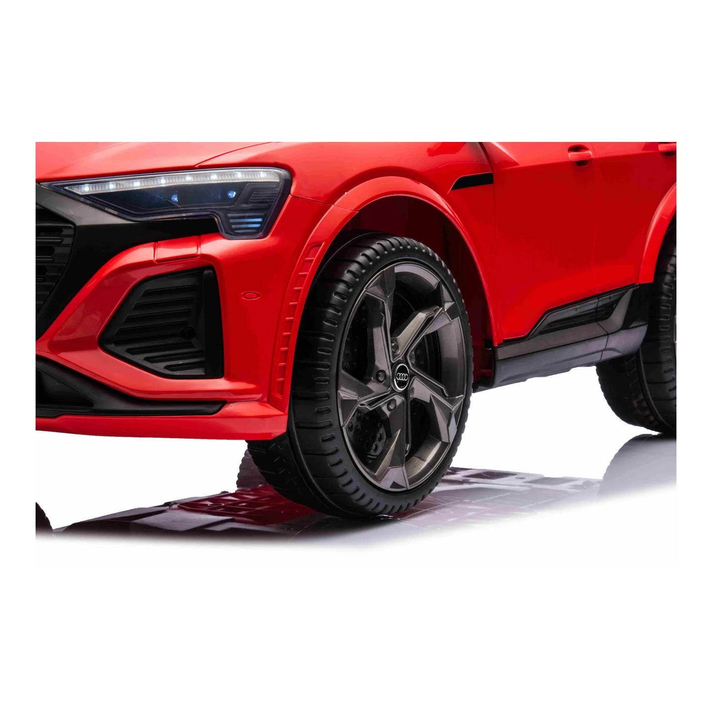 Otroški električni avto Audi SQ8