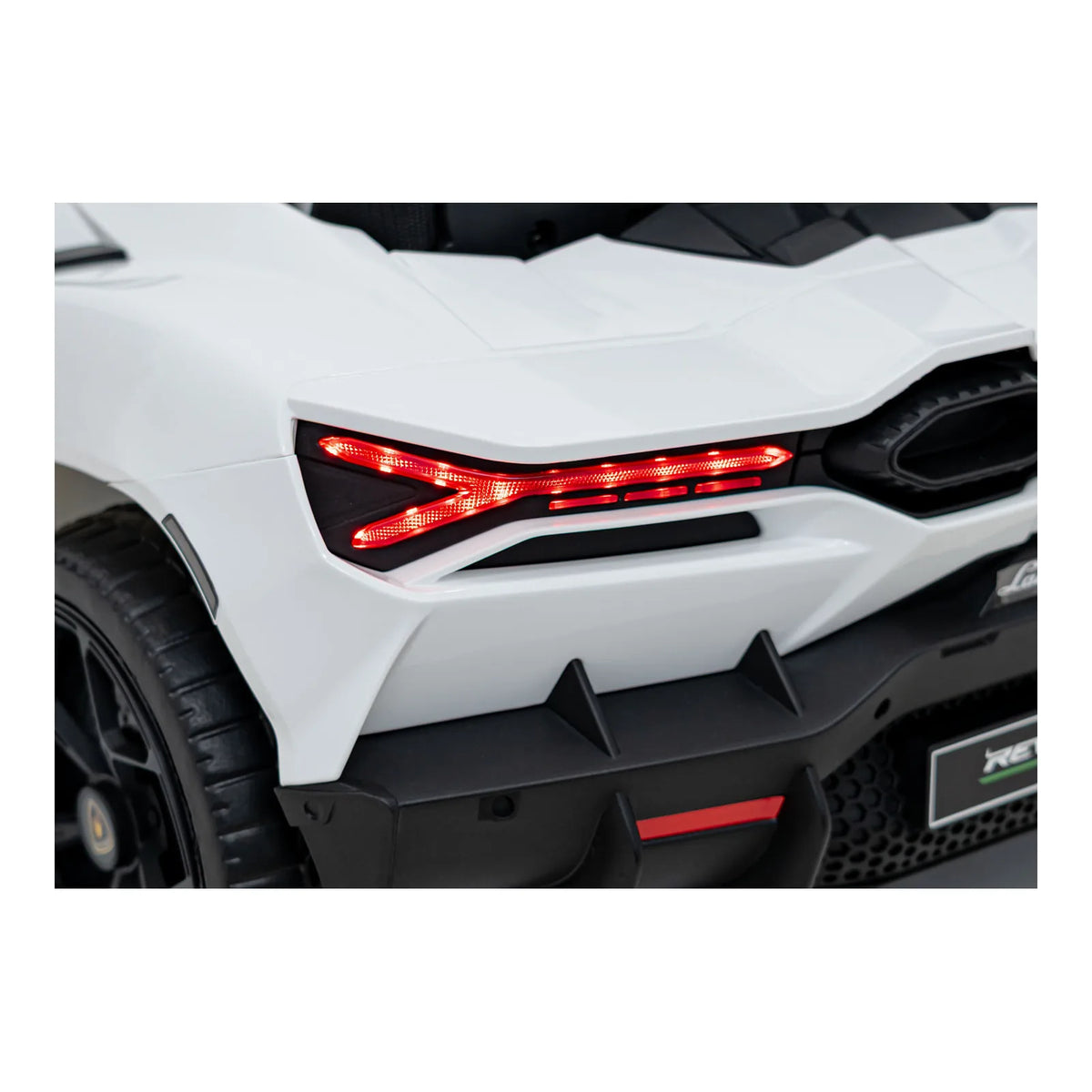 Vehicle Lamborghini Revuelto